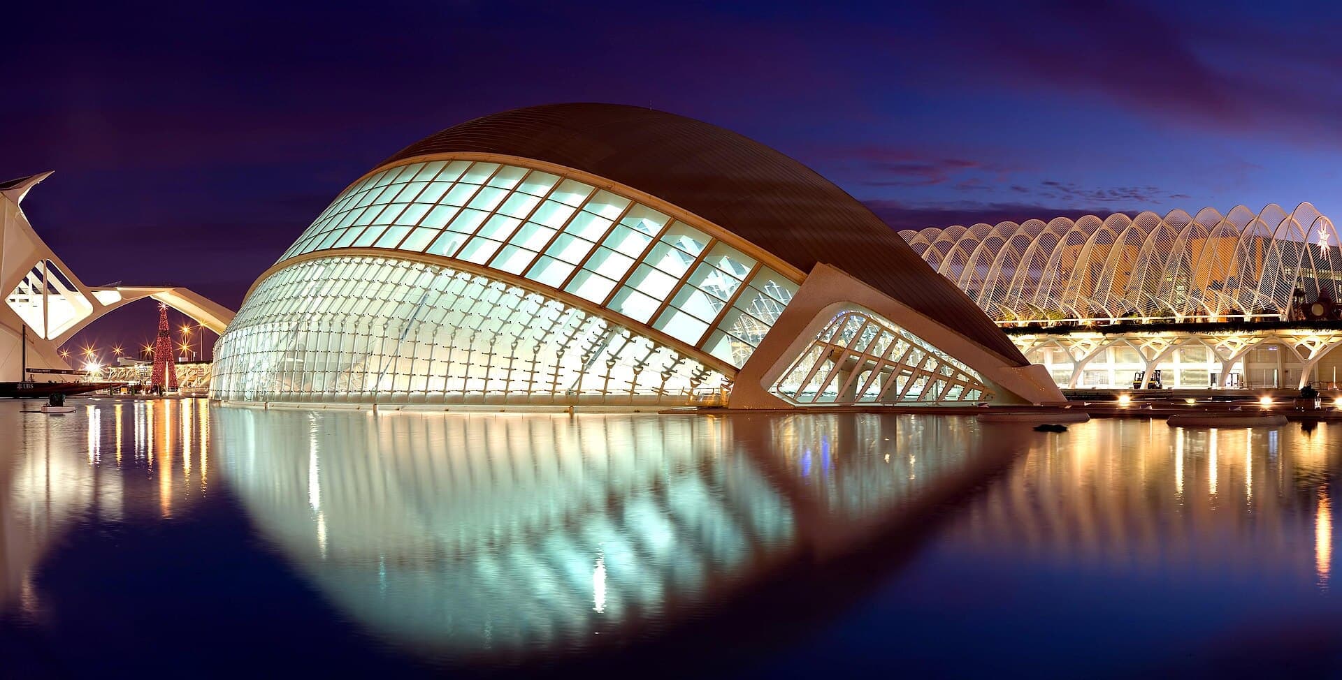 L'Hemisfèric, Ciudad de las Artes y las Ciencias (Valencia)